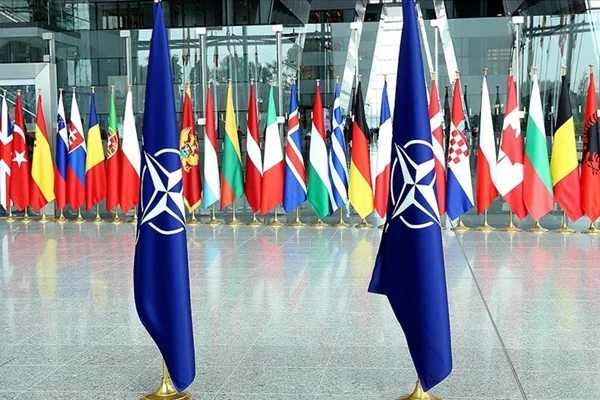 NATO Konferansı Trump karşıtı konuşmacı nedeniyle iptal edildi