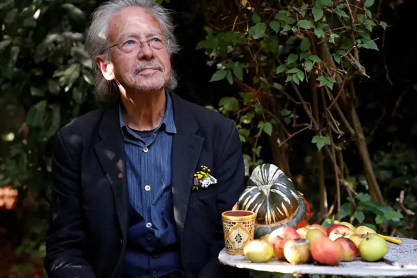 Nobel ödüllü Avusturyalı yazar Peter Handke'den Srebrenitsa sorularına küstah yanıt