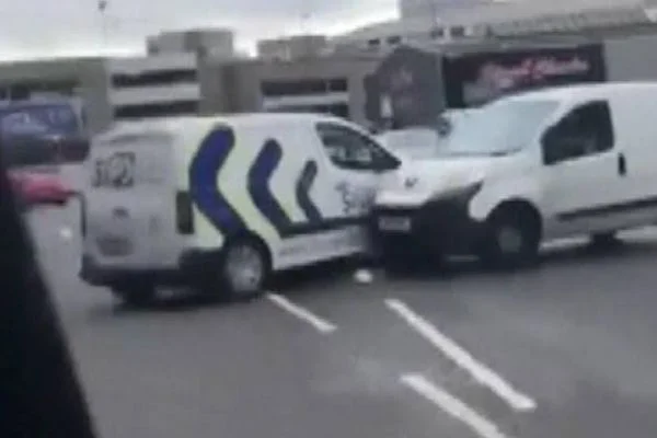 Öfkesine hakim olamadı, trafikte terör estirdi