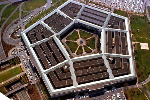 Pentagon ABD'deki Suudi askerlerin uçuş eğitimlerini askıya aldı