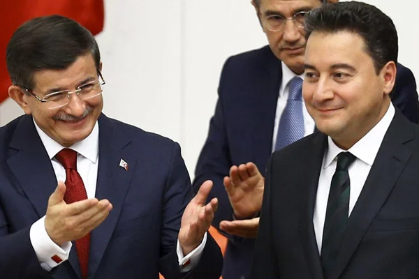 Rahmi Turan'dan önemli iddia: Yeni partilere bir yenisi daha ekleniyor