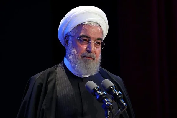 Ruhani: ABD İran'a uyguladığı yaptırımları sona erdirmek zorunda kalacak