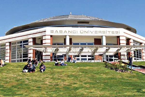 Sabancı Üniversitesi İşletme Okulları'nda Türkiye birincisi
