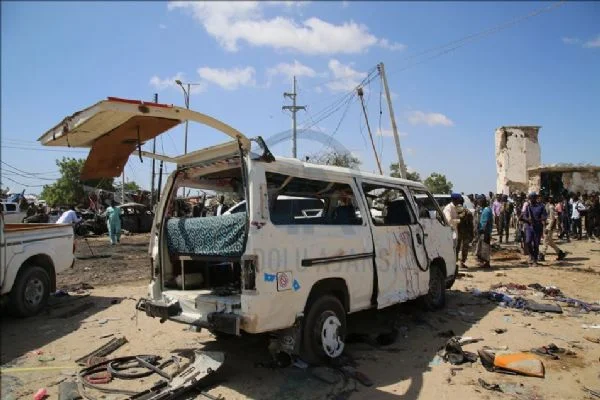 Somali'de bombalı saldırı en az 61 kişi hayatını kaybetti