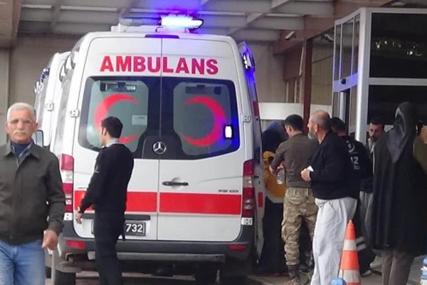 Suriye'de zırhlı araç devrildi: 3 Türk askeri yaralandı