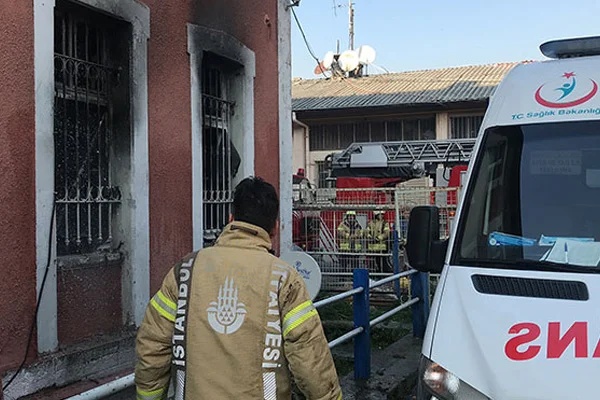 Tarihi Sirkeci Garı'nda yangın