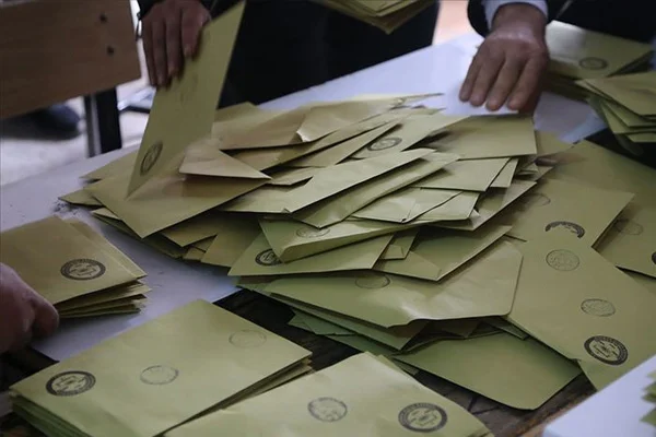 Tek başına iktidar bulunamıyor... İşte Konda'nın son seçim anketi