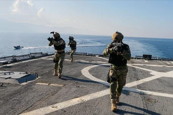 'Timsahlar'ın derin sularda nefes kesen eğitimi