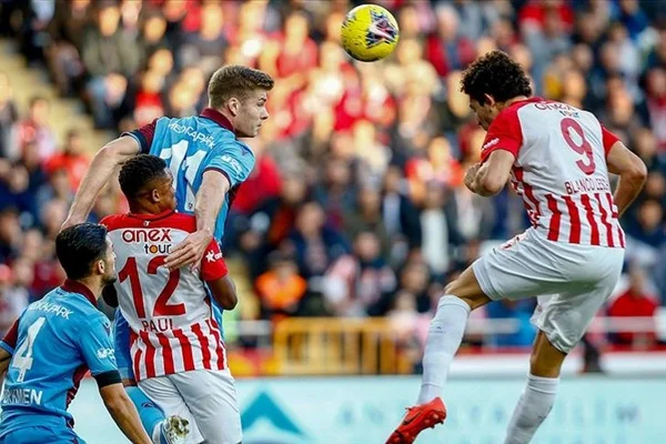 Trabzonspor, Antalya deplasmanından 3 puanla ayrıldı