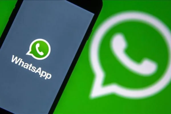Üniversiteliler günde en az 5 saat WhatsApp'ta