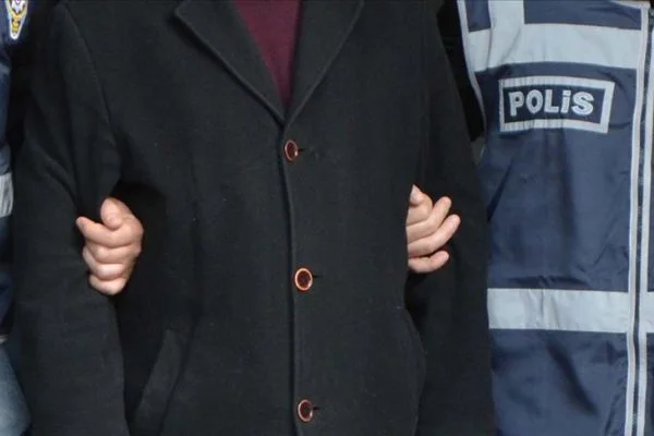 Van'da 3 belediye başkanına terör gözaltısı
