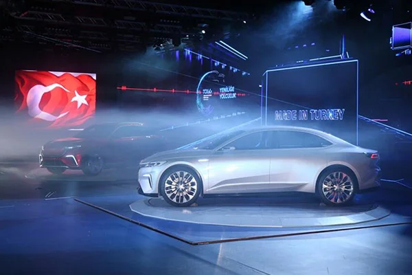 Yerli otomobile, sosyal medyadan da övgü yağdı