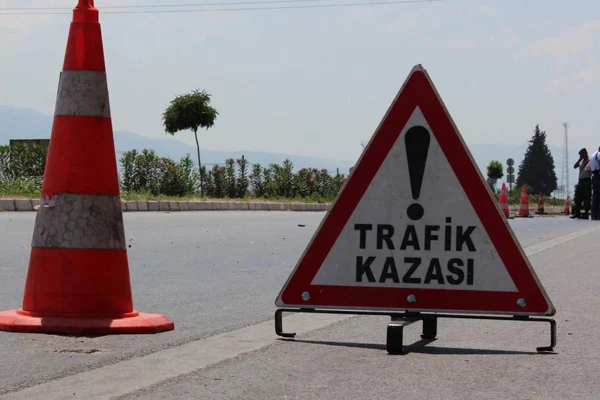 Yozgat'ta sporcuları taşıyan minibüs devrildi