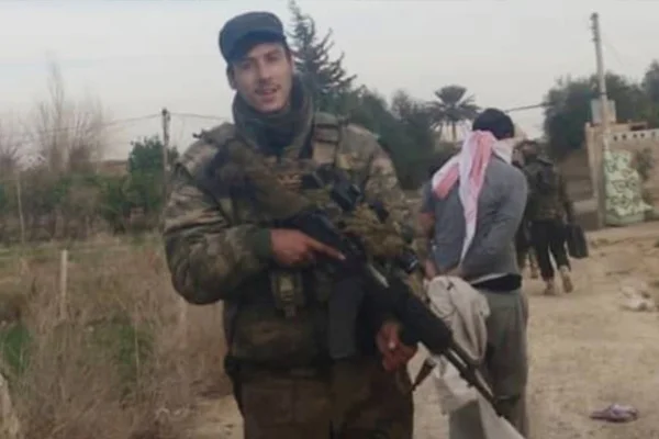 YPG'ye katılan İngiliz'in babasına gözaltı