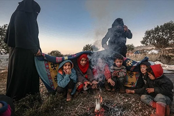 13 bine yakın sivil daha Türkiye sınırı yakınlarına göç etti