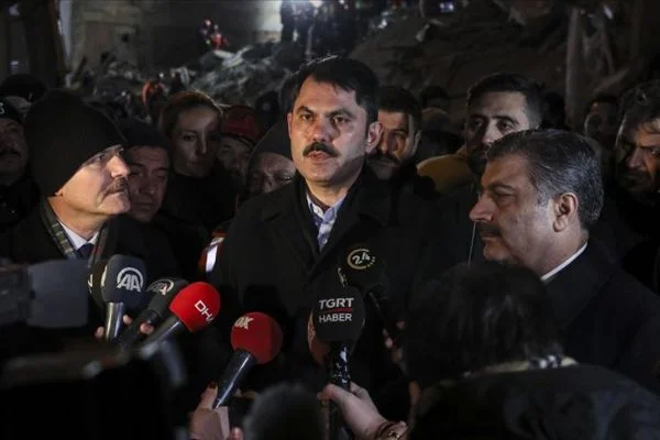 '19 yıkık, 107 ağır hasarlı, 37 orta hasarlı, 171 de az hasarlı bina tespit ettik'