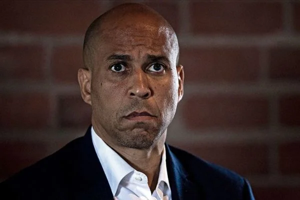 ABD'de Demokrat başkan aday adaylarından Booker yarışı bıraktı