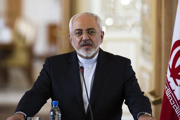 ABD üslerine saldırı sonrası Zarif'ten ''savaş istemiyoruz'' açıklaması