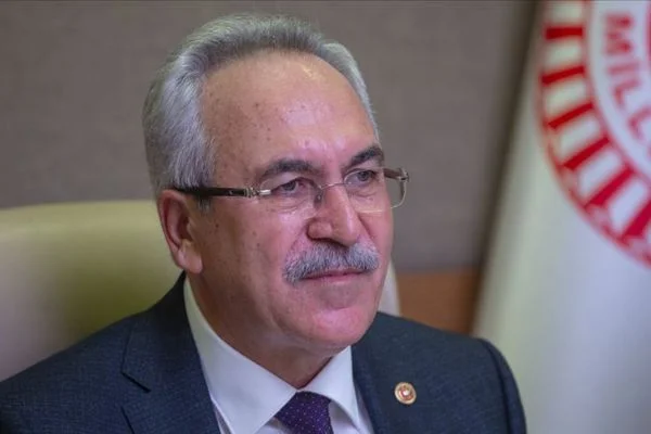 AK Parti Antalya Milletvekili İbrahim Aydın ve eşi trafik kazasında yaralandı