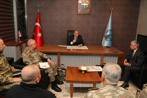 Akar ve komutanlar Hatay'da incelemelerde bulundu