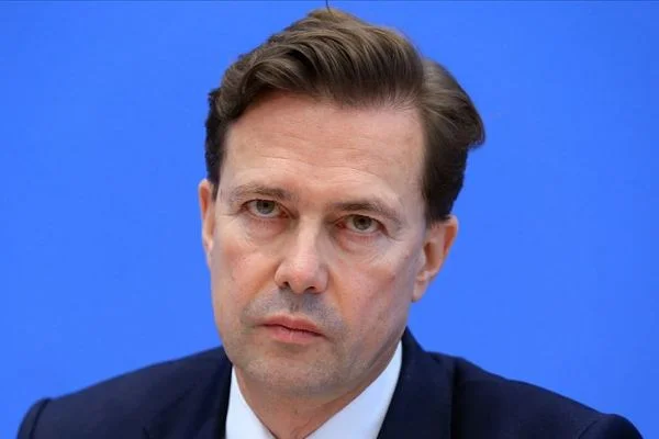 Alman Hükümet Sözcüsü Seibert: Libya'da yürürlüğe giren ateşkesten memnuniyet duyuyoruz