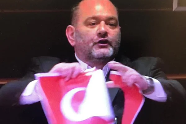 AP'de ırkçı Yunan milletvekilinden Türkiye karşıtı provokasyon