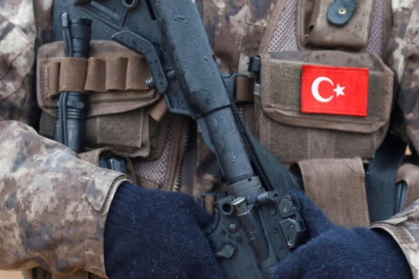 Arap basını duyurdu: Türk özel kuvvetleri Trablus'ta