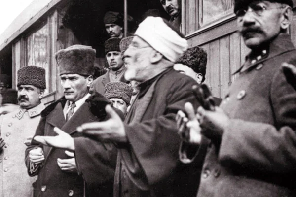 'Atatürk ateist miydi?' tartışması tekrar gündemde