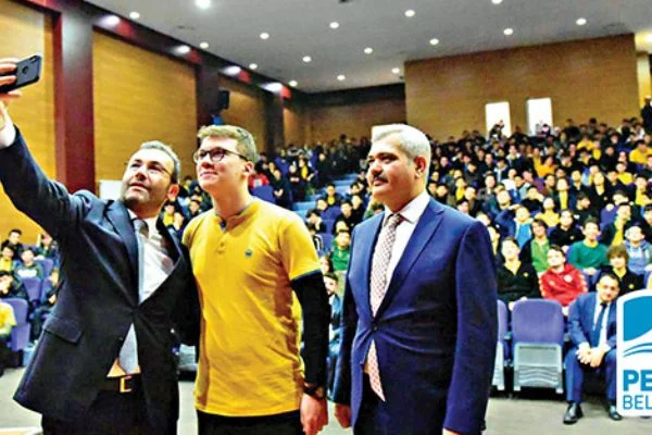 Başkan Ahmet Cin liselilerle bir araya geliyor