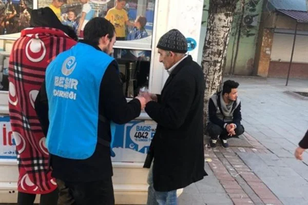 Beşir Derneği'nden afetzedelere destek