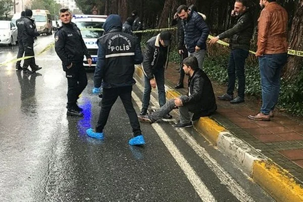 Beylikdüzü'nde silahlı kavga: 1 yaralı
