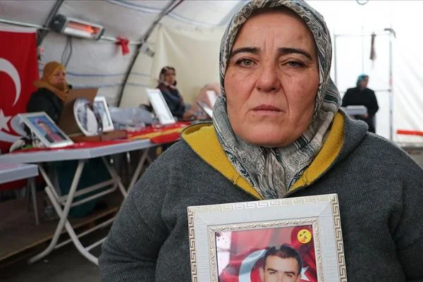 'Bizi burada bekleten şey anne yüreği, anne acısıdır'