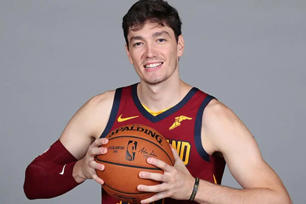 Cedi Osman'dan depremzedelere büyük destek