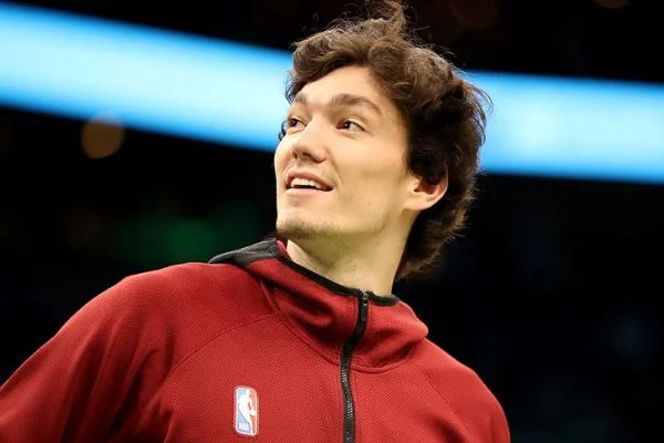 Cedi Osman'ın yaptığı paylaşım sonrası depremzedeler için 385 bin lira yardım toplandı