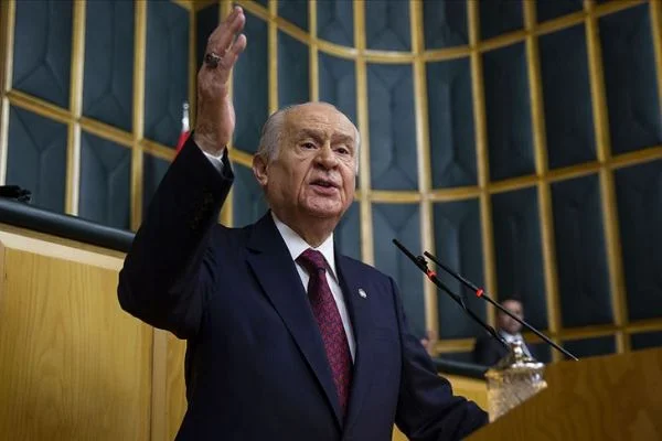 'CHP'ye diyorum ki, çadır tiyatronuzu ya Kandil'de kurun ya da Pensilvanya'ya açın'
