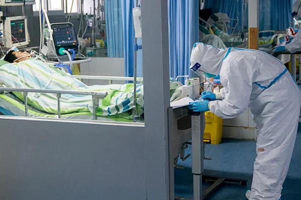 Çin'de hayat durma noktasına geldi: Koronavirüsten dolayı can kaybı giderek artıyor