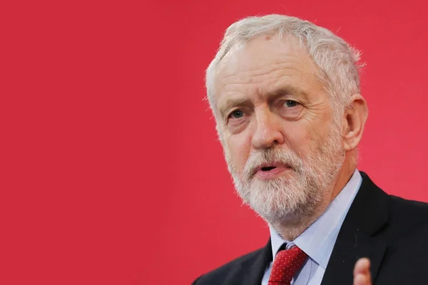 Corbyn'den Trump'a tepki: İngiltere bu rezalete karşı çıkmalı