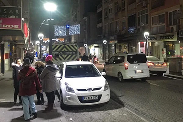 Depremin ardından kritik uyarı: Evlere girmeyin