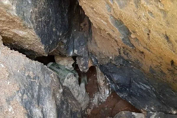 Diyarbakır'da PKK'ya ait sığınak kullanılamaz hale getirildi