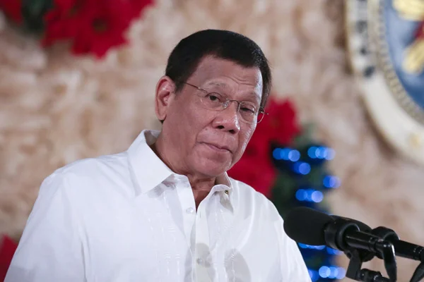Duterte'den ABD'ye ''askerilerinizi göndeririz'' tehdidi