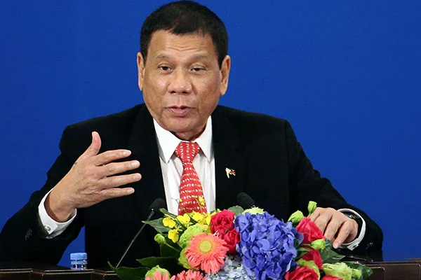Duterte, hükümet üyelerinin ABD'ye seyahatini yasakladı