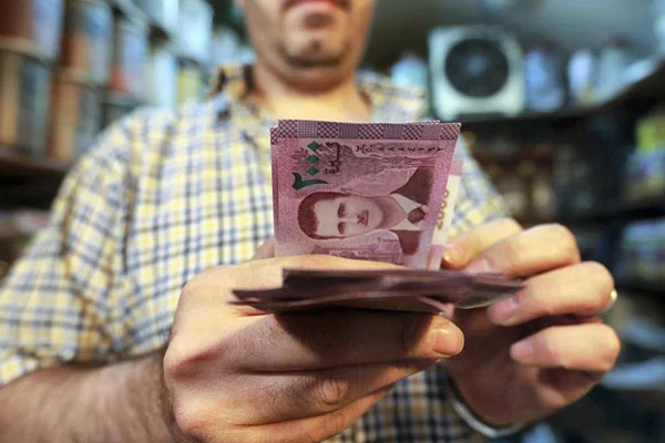 Esed'in, 'Sovyet tarzı' yasaları tepki çekiyor