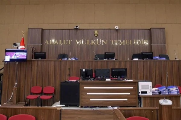 FETÖ elebaşı imzalı saat kullanan 'bölge imamının' yalanları çürütüldü