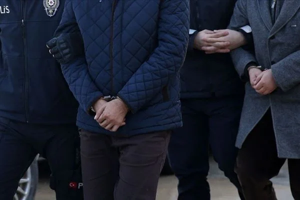 FETÖ'ye yönelik İstanbul merkezli düzenlenen operasyonda 14 gözaltı