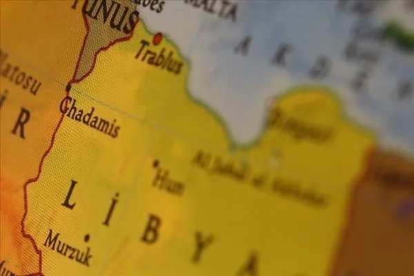 Hafter'e bağlı savaş uçakları askeri okula saldırdı