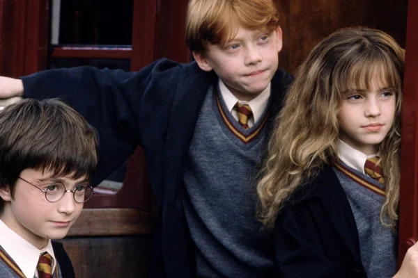 Harry Potter ve Felsefe Taşı'nın ilk baskısı 28 bin sterline satıldı