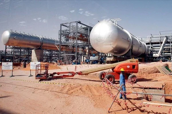 Husiler, Suudi Arabistan'ın petrol şirketine saldırı düzenledi