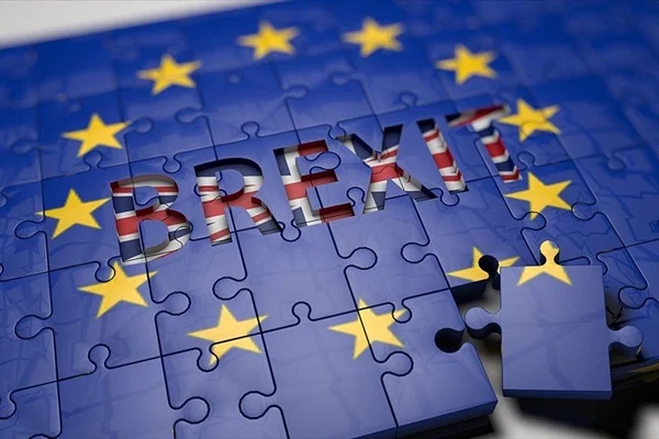 İngiltere parlamentosu Brexit yasa tasarısını kabul etti