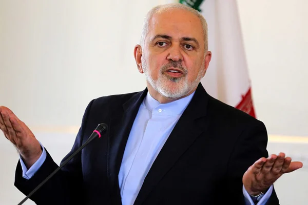 İran'da siyasilerden Cevad Zarif'e tepki var