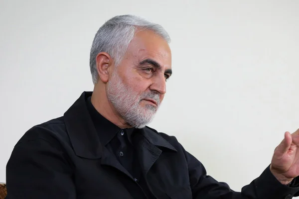 İran'dan ABD'ye ''Süleymani'' tehdidi: Ya askerlerini toplasın ya da tabut siparişi versin